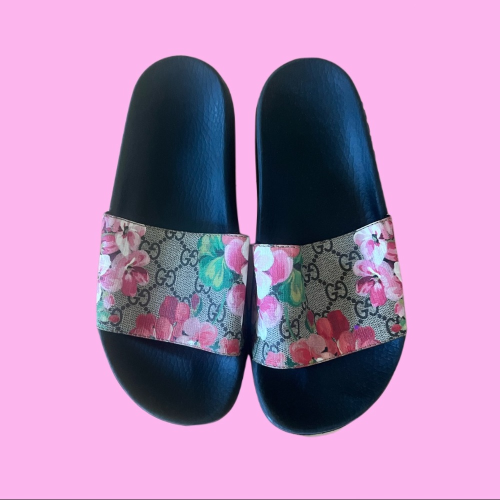 Gucci blossom slides
